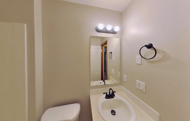 Building Photo - Beautiful Home Ready For Rent!