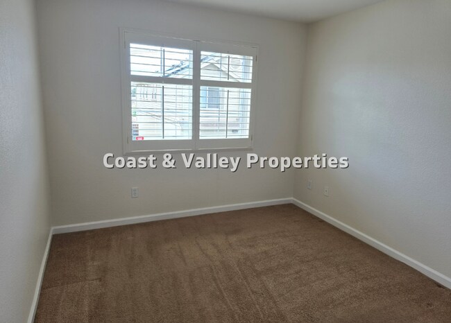Building Photo - Salinas Home for RENT!!!
