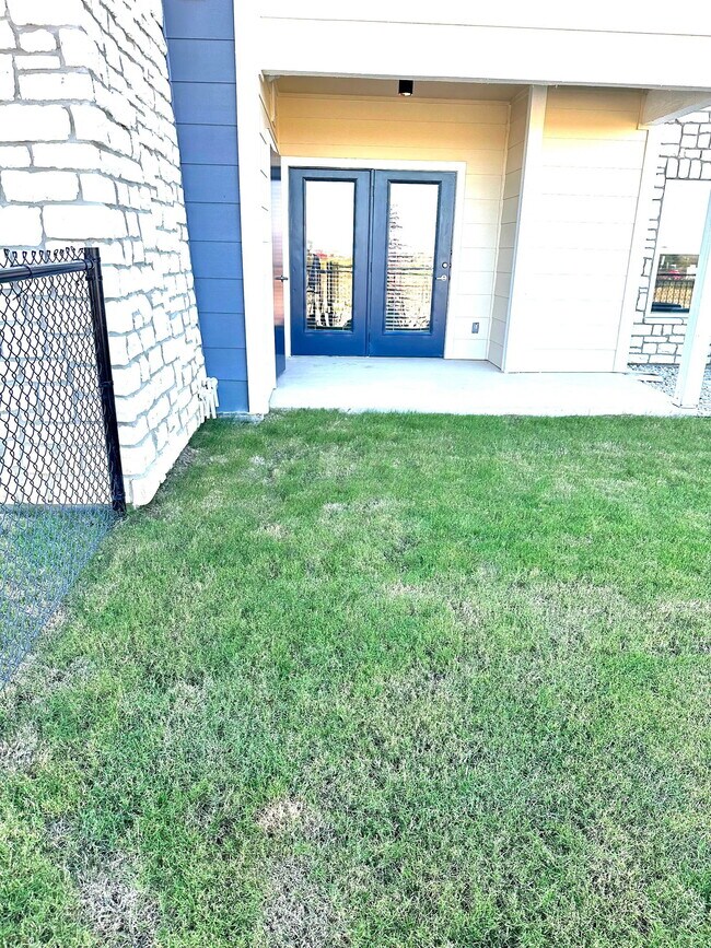 Building Photo - 1051 N Farm to Market 1660