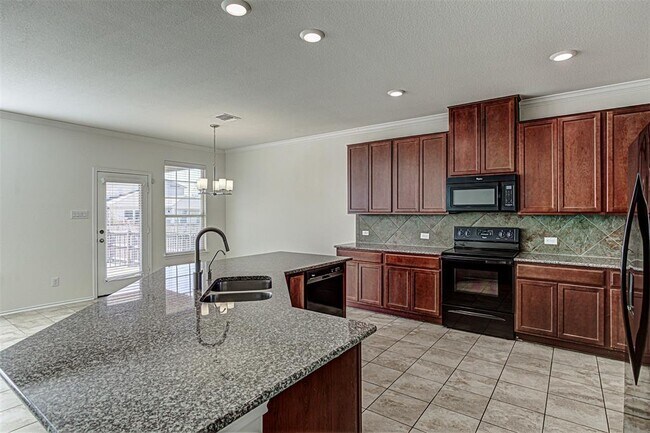 Building Photo - 339 Alamosa Dr
