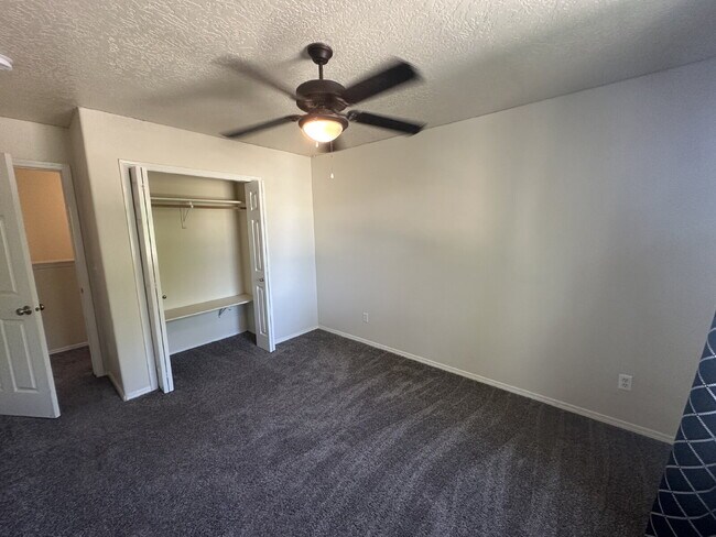 Building Photo - "Spacious 4-Bedroom Gem with 2.5 Bathrooms...