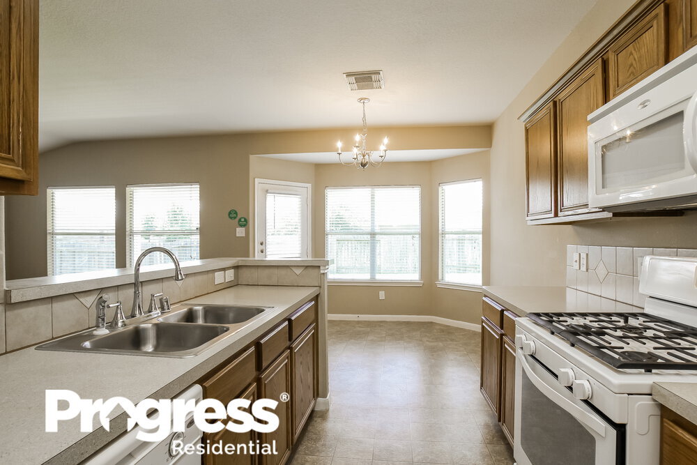 Building Photo - 15527 Lady Shery Ln