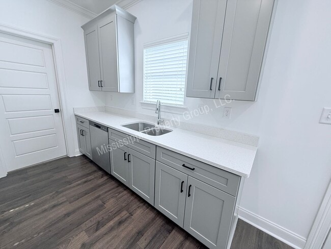 Building Photo - 4BR/4.5BA For Rent