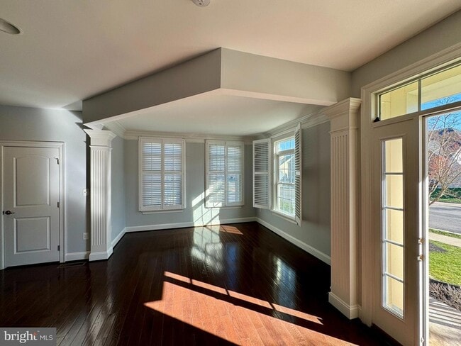 Building Photo - 42403 Pine Forest Dr