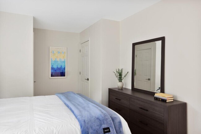 Building Photo - 1309 Hudson Ave