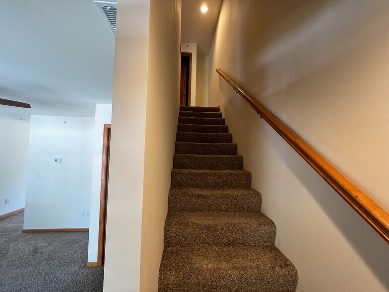 Building Photo - 202 Rail Rd