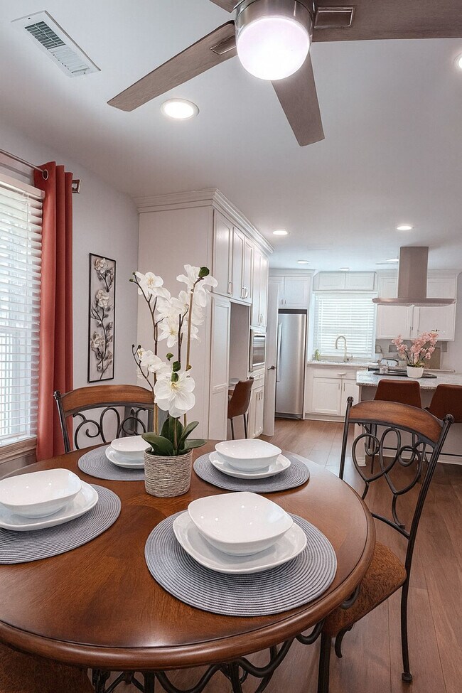 Building Photo - 445 Short Hills Dr