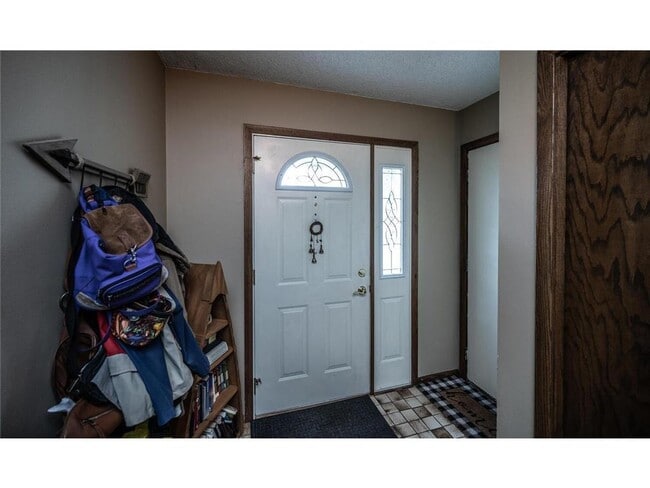 Building Photo - 1142 Cheery Ln NE