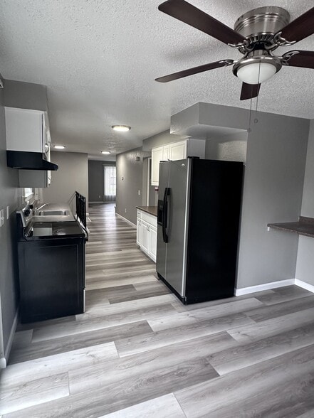 Building Photo - 1707 W 6th Ave