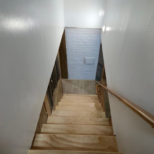 Building Photo - 22 Hope Ave