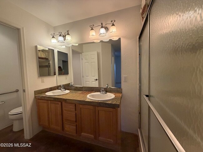 Building Photo - 1401 E English Ivy Ct