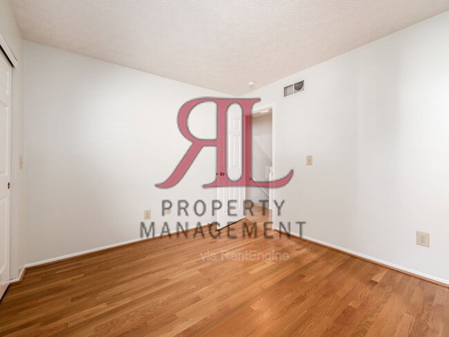 Building Photo - 362 W 4th Ave