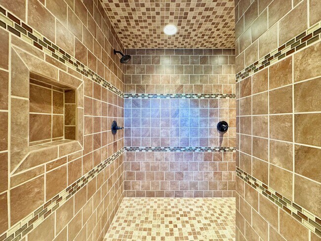 Building Photo - The Home You’ve Been Searching For!
