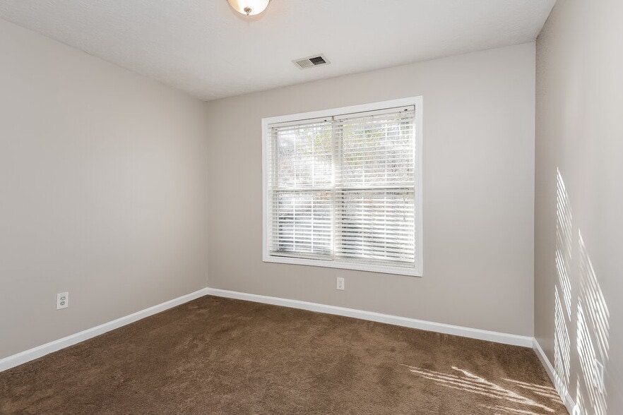 Building Photo - 2129 Lindley Ln