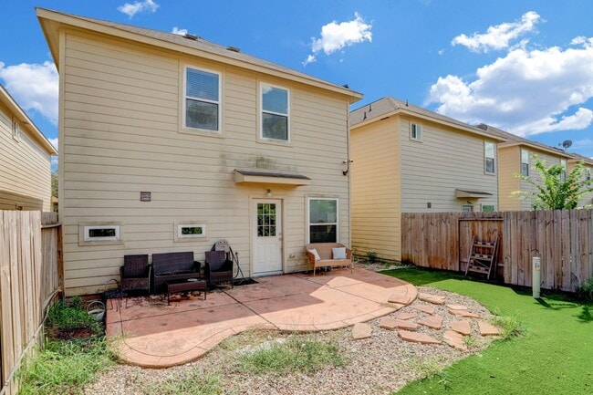 Building Photo - Elegant Two-Story Home in Exclusive Gated ...