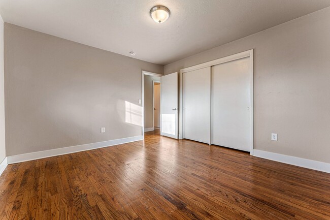 Building Photo - Littleton Townhome, Large Recently Renovat...