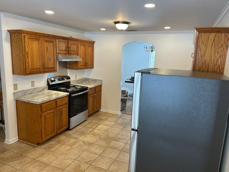 Building Photo - 591 Blair Rd