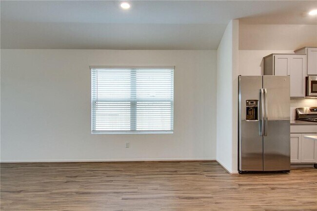 Building Photo - 1320 Chad Dr