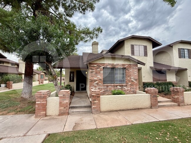 Primary Photo - 170 E Guadalupe Rd