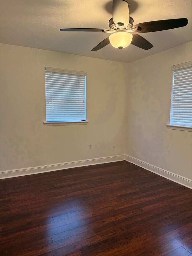 Building Photo - 3403 Tambour Dr