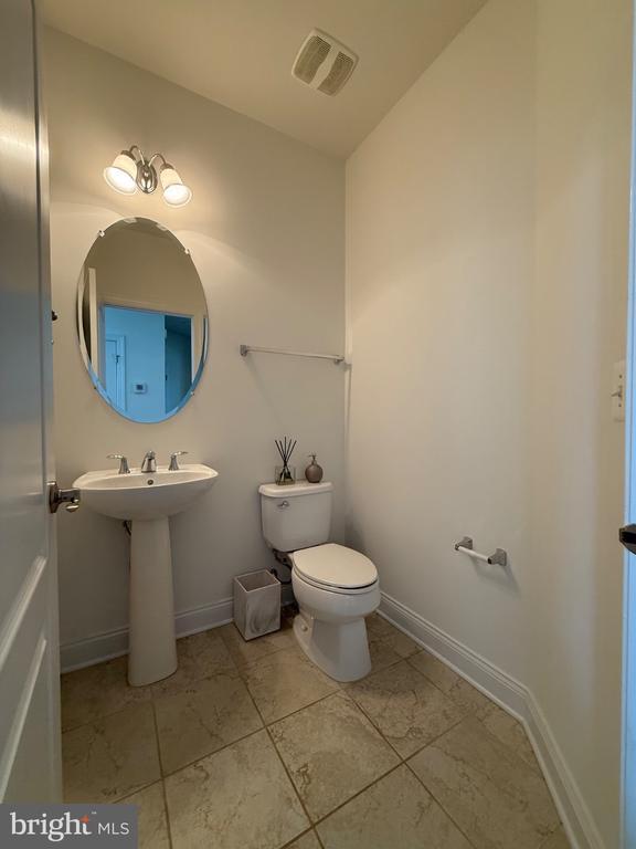 Building Photo - 11621 Pine Hollow Ln