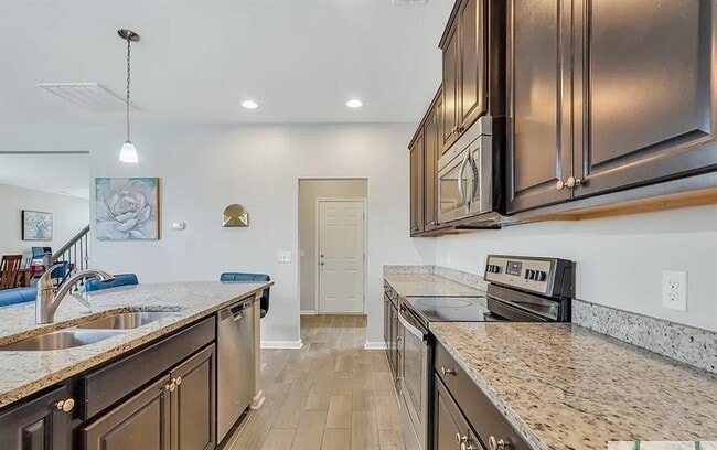 Building Photo - 365 Southwilde Way