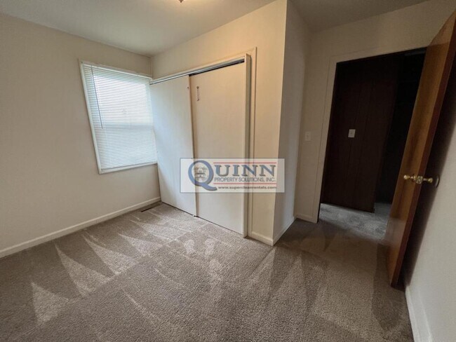 Building Photo - 266 Hollingsworth Manor