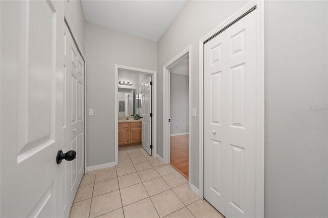 Building Photo - 9417 Myrtle Creek Ln