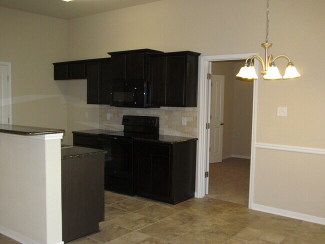 Building Photo - 4 BEDROOM, BISD