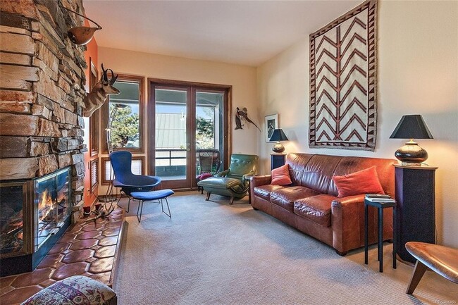 Building Photo - Executive 2BR/3BA Condo with Mountain View...
