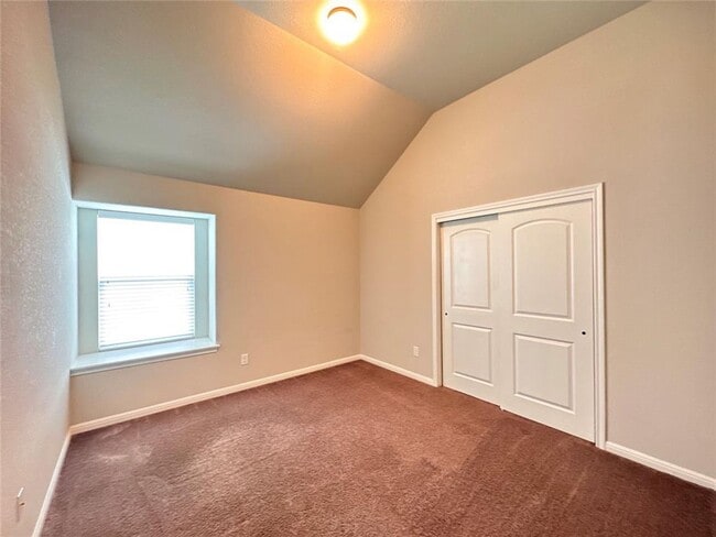 Building Photo - Round Rock Charmer!