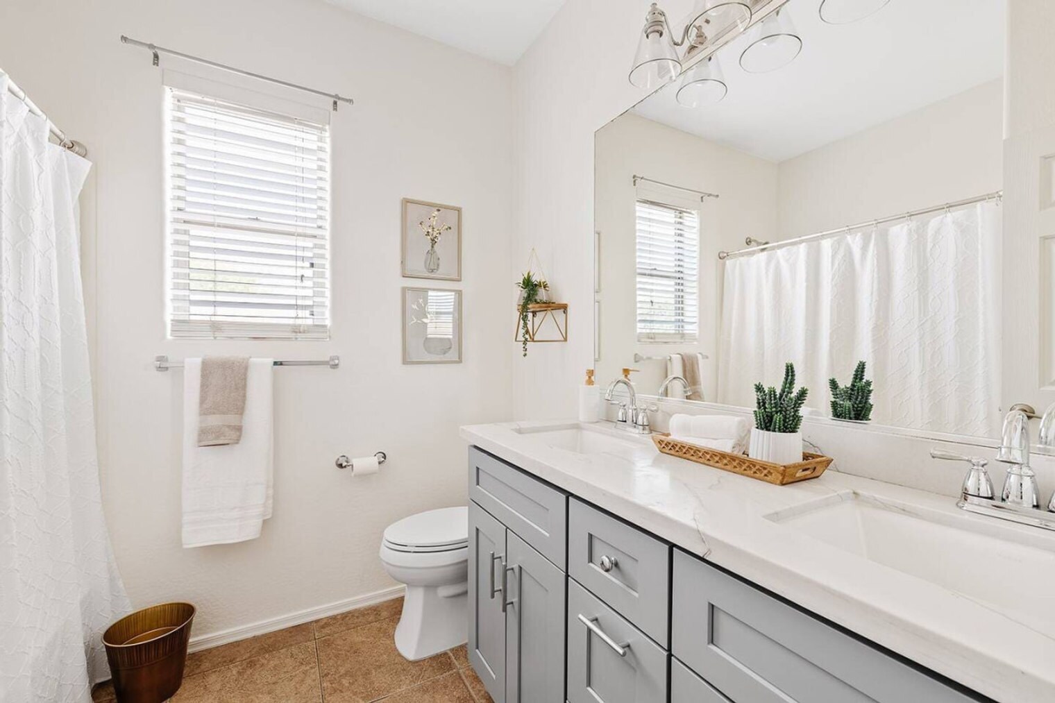 Building Photo - 2372 E Sequoia Dr