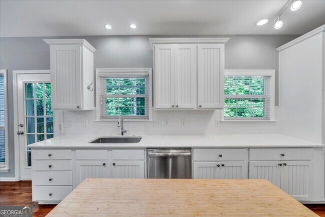 Building Photo - 67 Brightling Ln