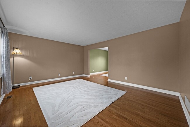 Building Photo - 611 Harvard Dr