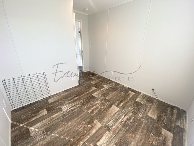 Building Photo - Bright & Spacious 3-Bed, 2-Bath Mobile Hom...
