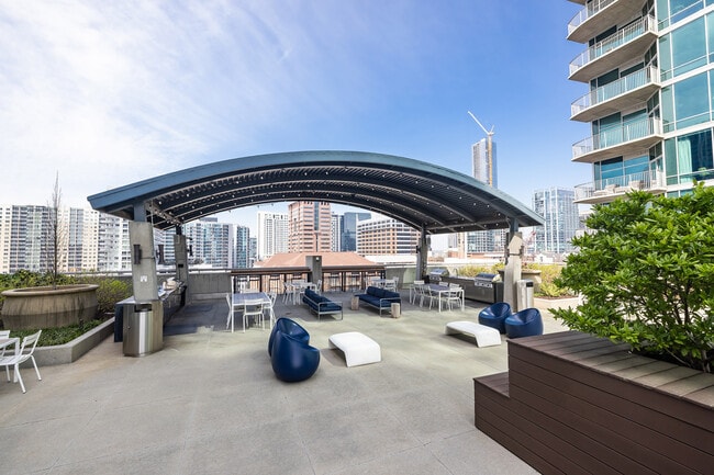 Building Photo - 943 Peachtree St NE