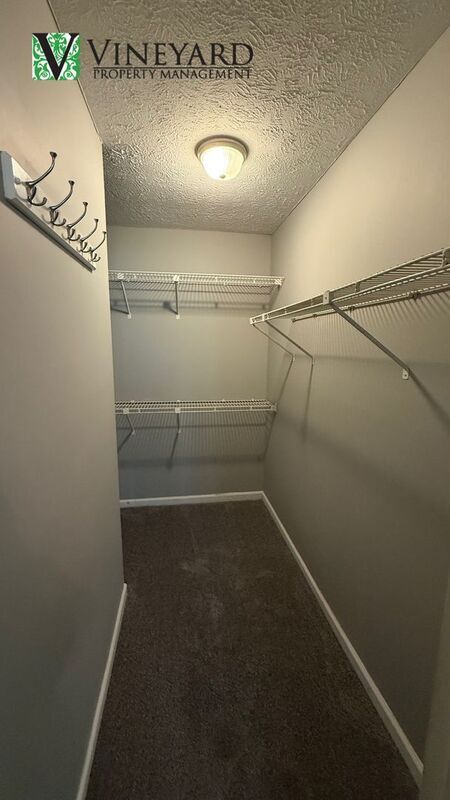 Building Photo - 900 Clearbrook Course SW