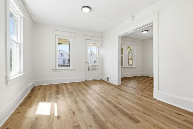 Building Photo - 2935 E 121st St