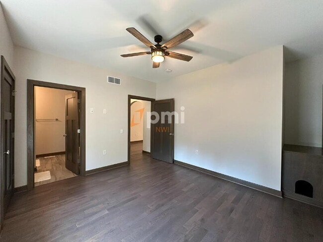 Building Photo - 2105 Hendon Way