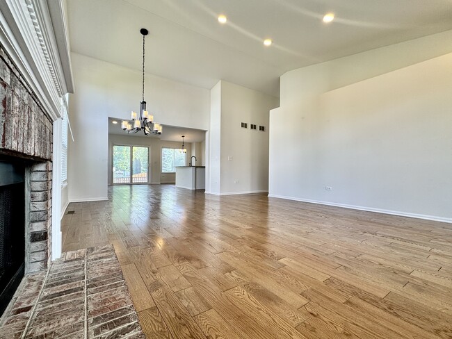 Building Photo - 1825 Red Bud Rd