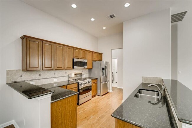 Building Photo - 2136 Granite Hill Dr