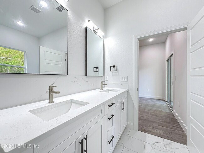 Building Photo - 8912 Hogan Rd