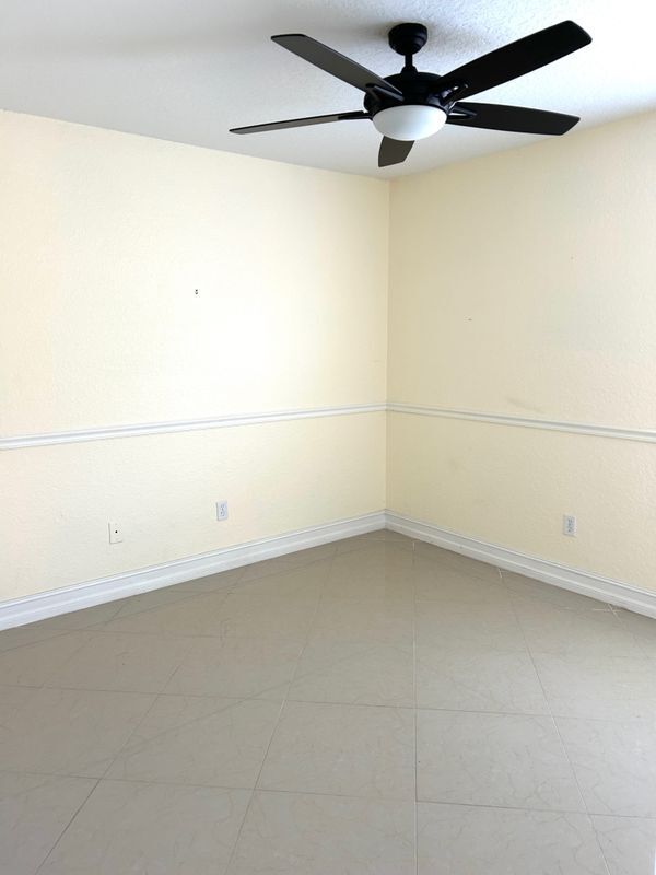Building Photo - 2817 Maguire Dr