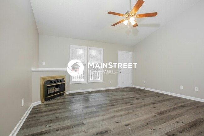 Building Photo - 3 Bedroom Pet-Friendly Home in Zebulon, NC with Main Street Renewal