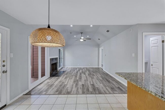 Building Photo - 3406 Westside Cove