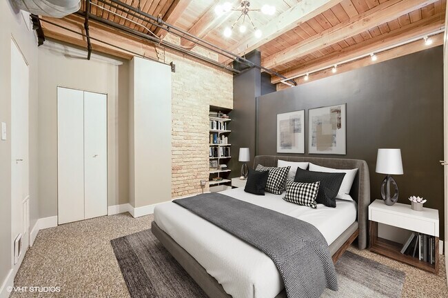 Building Photo - 411 W Ontario St