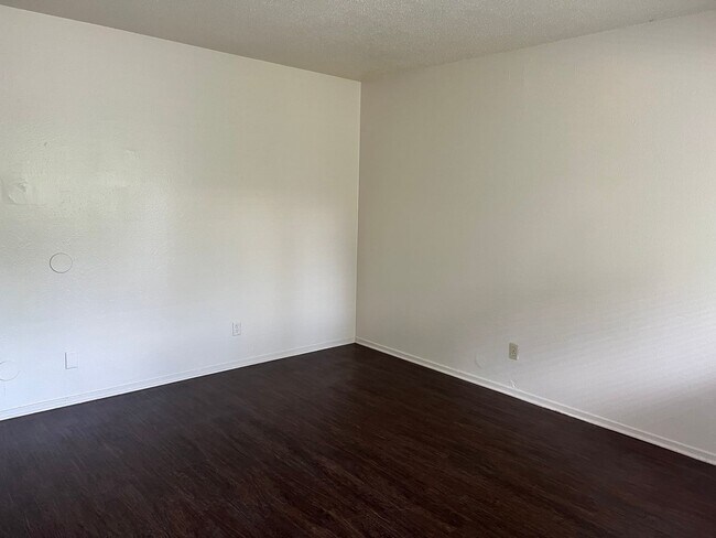 Primary Photo - 489 S Backer Ave