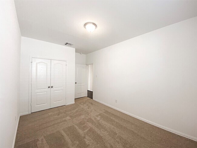 Building Photo - 31302 Whitfield Ct