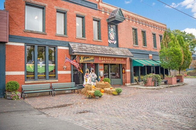 Building Photo - 503 S 3rd St