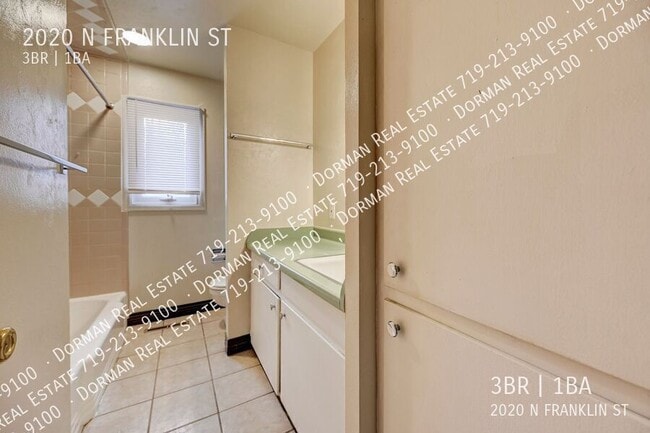 Building Photo - 2020 N Franklin St